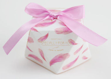 La sucrerie élégante nouvelle de faveur de mariage enferme dans une boîte différentes couleurs du poids 7g disponibles fournisseur