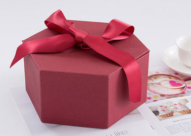 Taille de boîte-cadeau imprimée par coutume d'hexagone 24,5 * 21,3 * 10.5cm avec le ruban fournisseur