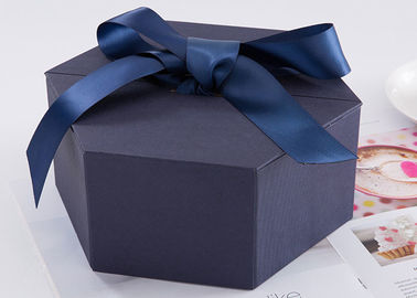 Taille de boîte-cadeau imprimée par coutume d'hexagone 24,5 * 21,3 * 10.5cm avec le ruban fournisseur