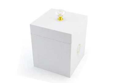 L'emballage de luxe à la mode de cadeau enferme dans une boîte le matériel de carton pour la bougie fournisseur