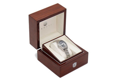 Classique choisissez le matériel en bois solide de laque de lustre de boîte de présentation de montre fournisseur