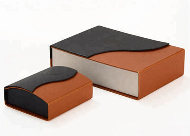 Taille magnétique de forme de livre de boîte-cadeau de fermeture de style d'affaires 15 * 11 * 4 cm fournisseur