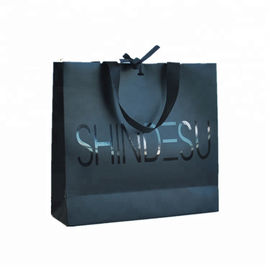 Le logo adapté aux besoins du client a imprimé la portance élevée de luxe de sacs de papier de marchandises fournisseur