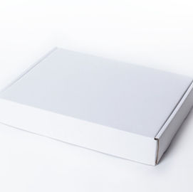 Poids rectangulaire 43.5g d'impression offset de la boîte 4c de carton d'emballage de forme fournisseur