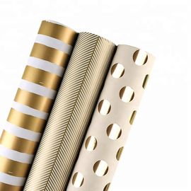 Éclat métallique doux recyclable étanche à l'humidité d'aluminium de papier d'emballage pour l'habillement/chaussures fournisseur