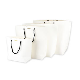 Stratification tenue dans la main de carton d'Épaule-Straddle moderne de sac imperméable fournisseur