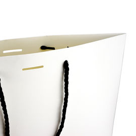 Stratification tenue dans la main de carton d'Épaule-Straddle moderne de sac imperméable fournisseur