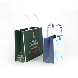 acheter L'emballage de cadeau de papier populaire met en sac le poids adapté aux besoins du client biodégradable pour Noël fabrication en ligne
