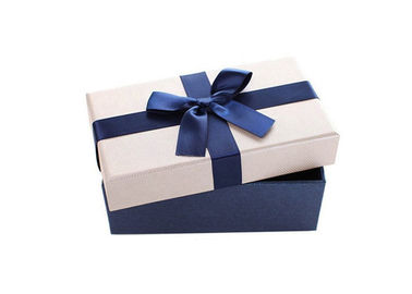 Good price L'emballage de luxe de cadeau de parfum enferme dans une boîte la forme rectangulaire matérielle de papier recyclable en ligne